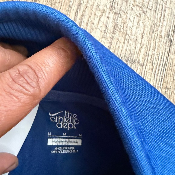 Nike - Picture 3 of 5